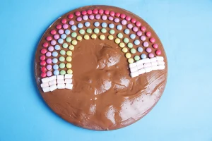 Gateau au chocolat arc en ciel